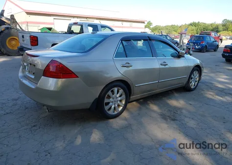 2007 Honda Accord 3.0 Ex z USA, uszkodzony, nr VIN 1HGCM66597A001726